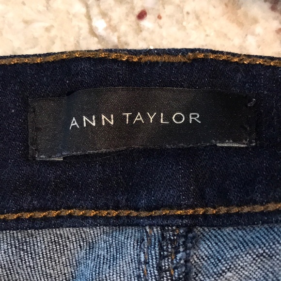 Ann Taylor ‘The Skinny’ Size 6 Stretch Jeans - Picture 3 of 4